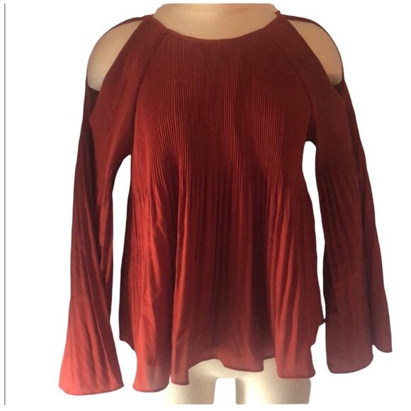 Do and Be pleated rust orange cold shoulder top Women’s Size S Small - Picture 1 of 5